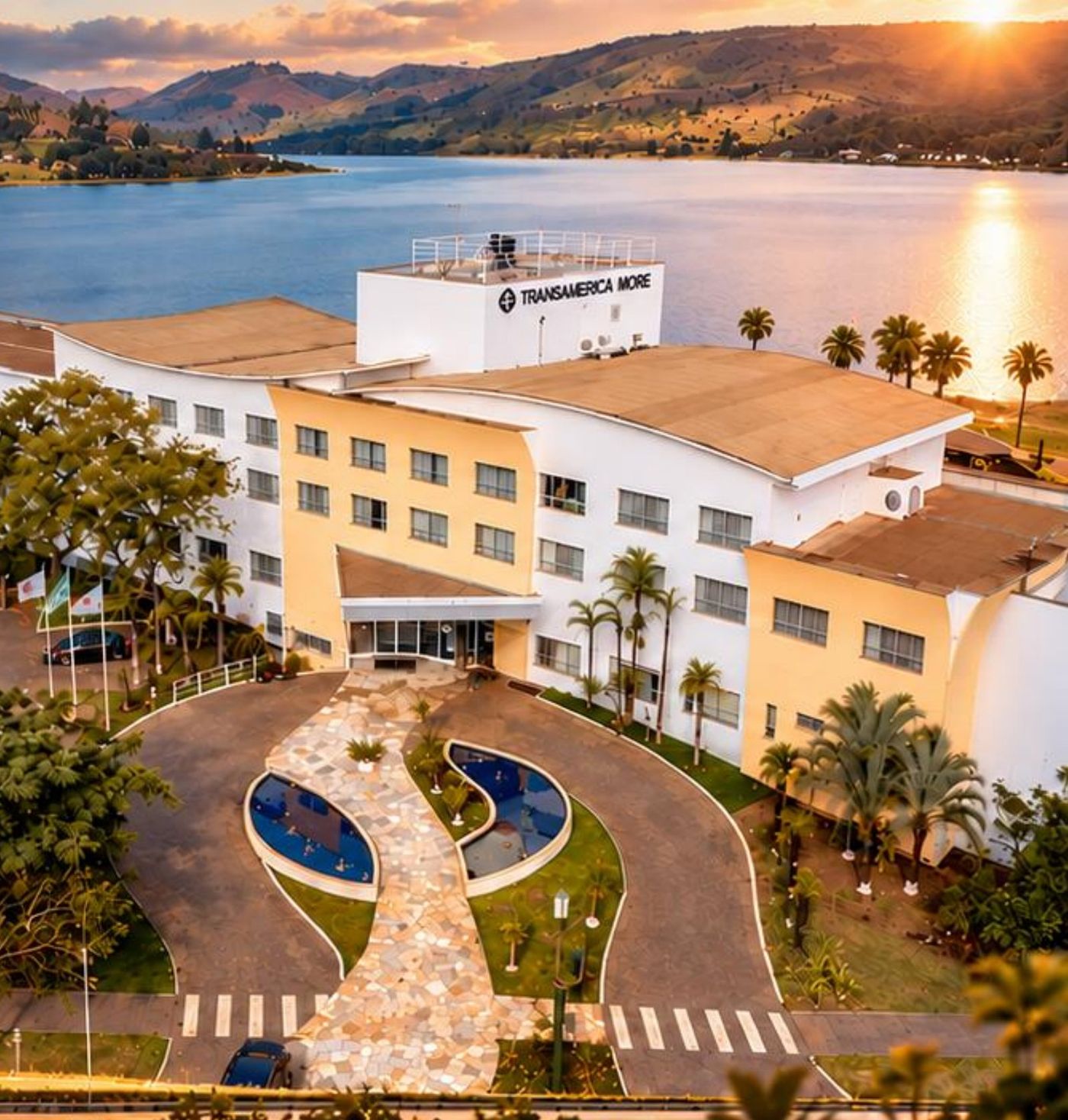 Hotel Transamérica às margens da Lagoa dos Ingleses